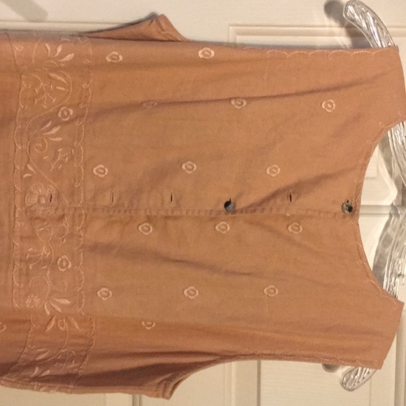 Embroidered linen dress - Picture 2 of 3